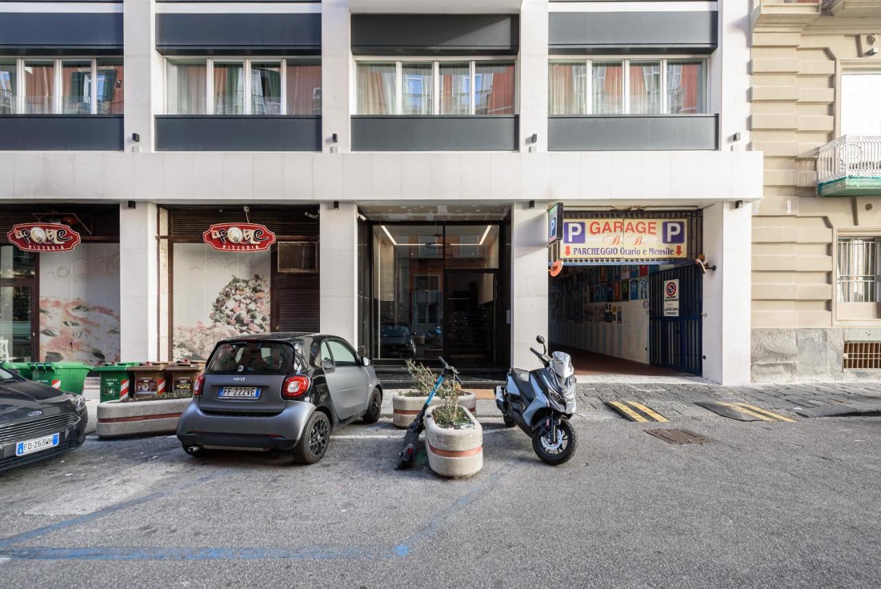 Via Niccolo Tommaseo 4 - 2 * Napoli